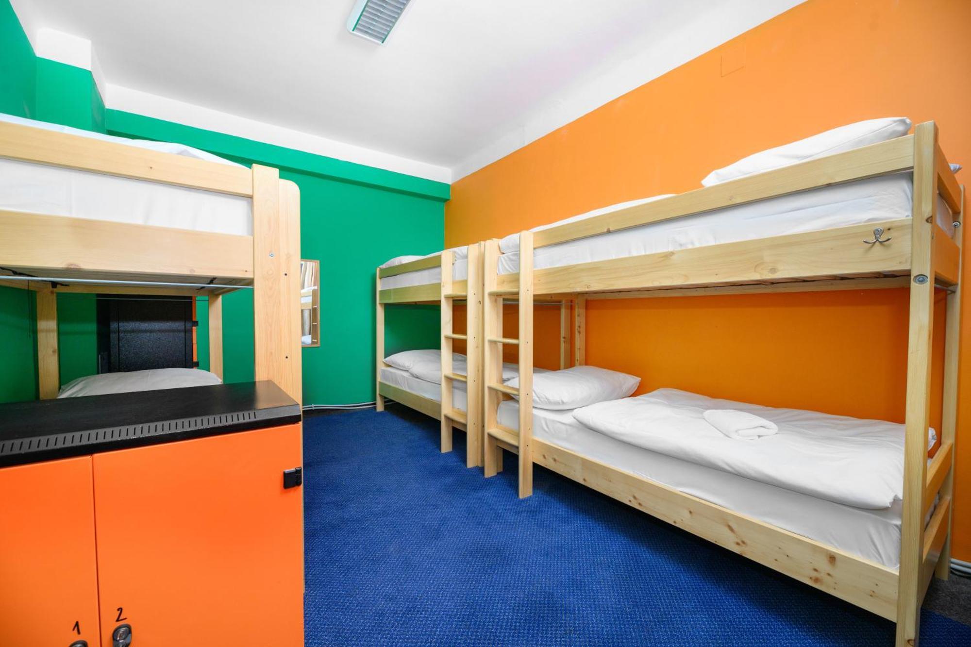 Benedikt City Center Hostel Praha Bagian luar foto