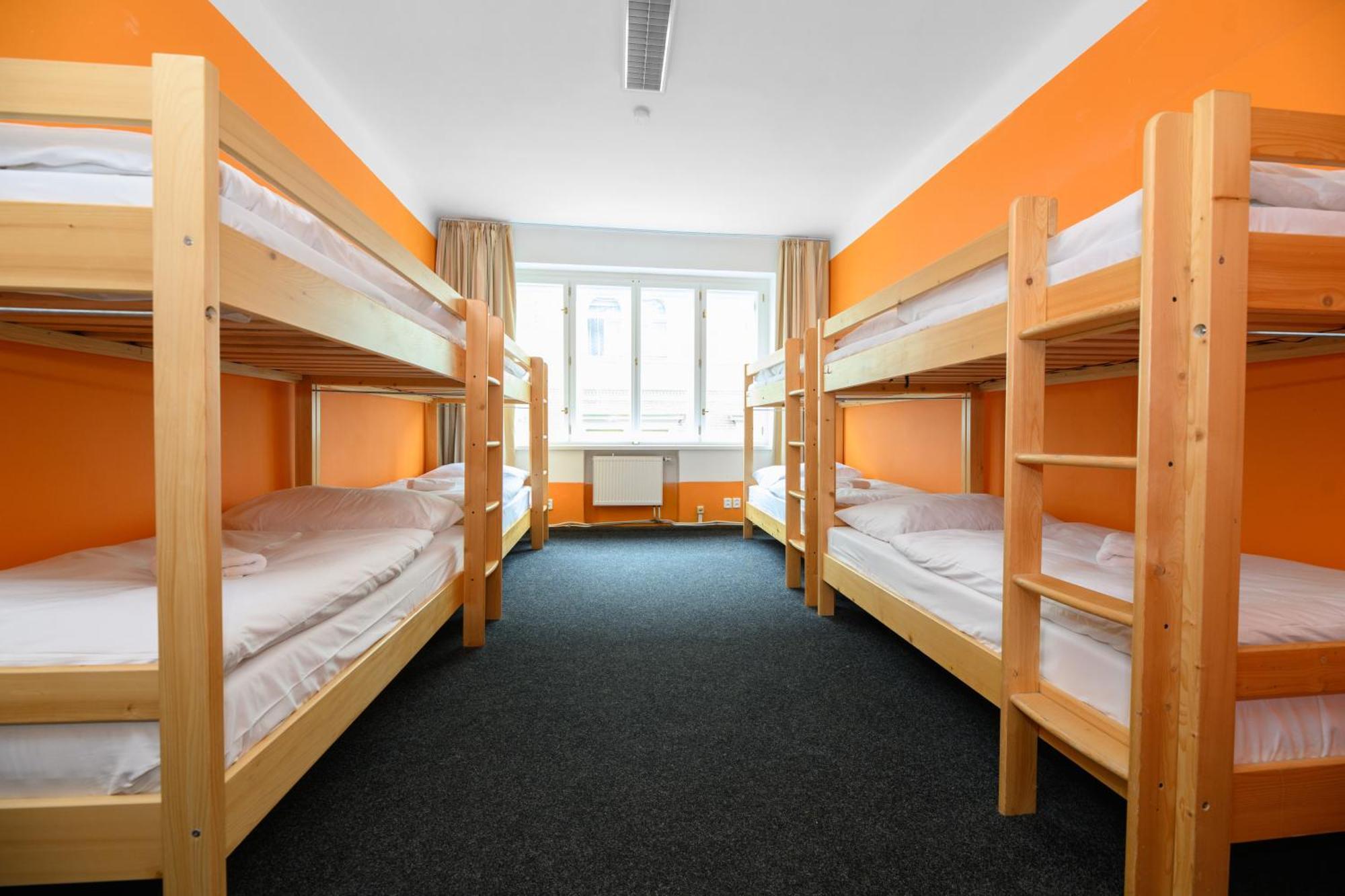 Benedikt City Center Hostel Praha Bagian luar foto