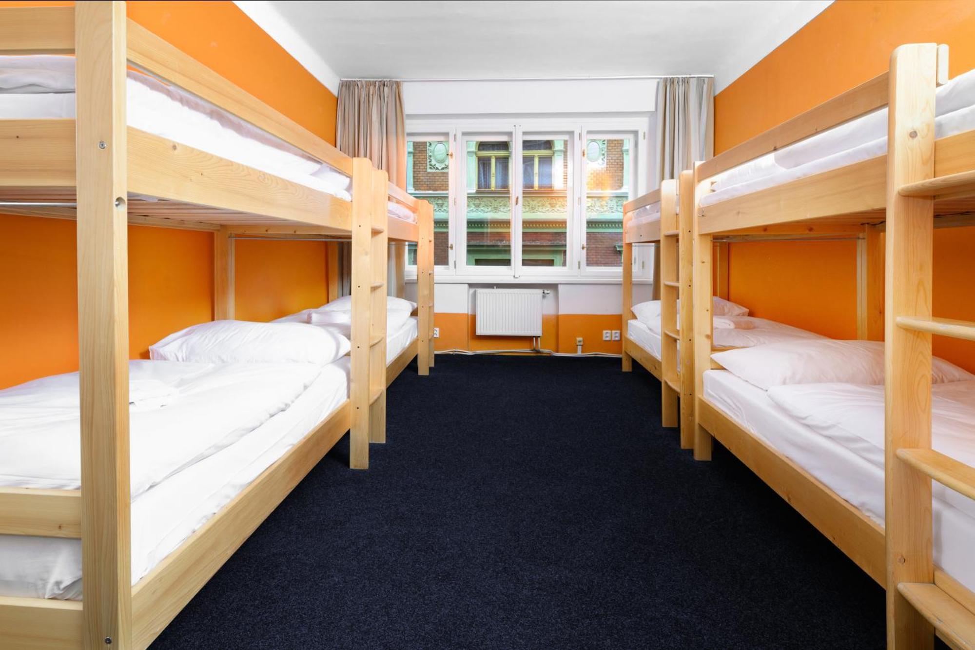 Benedikt City Center Hostel Praha Bagian luar foto